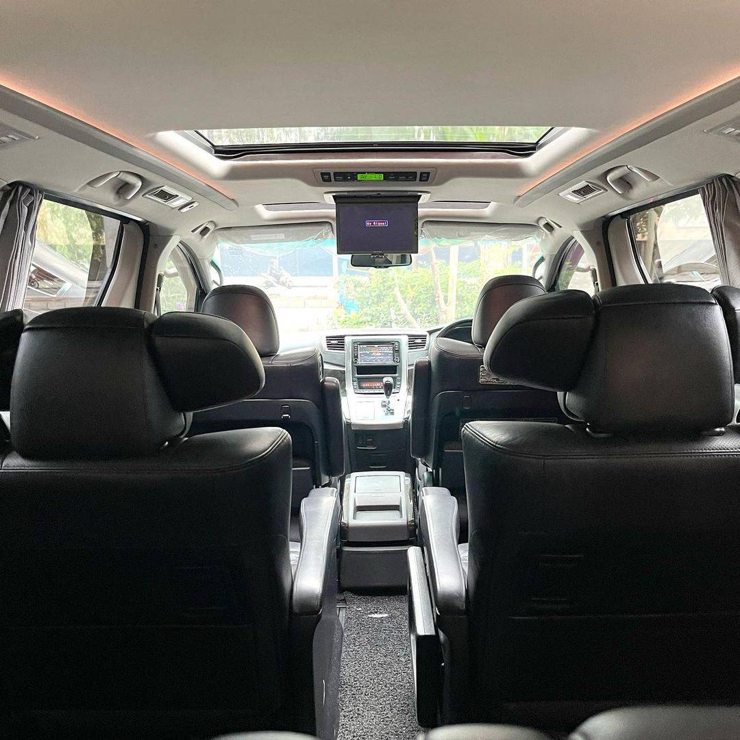 2013 Toyota Vellfire 2013 Toyota Vellfire