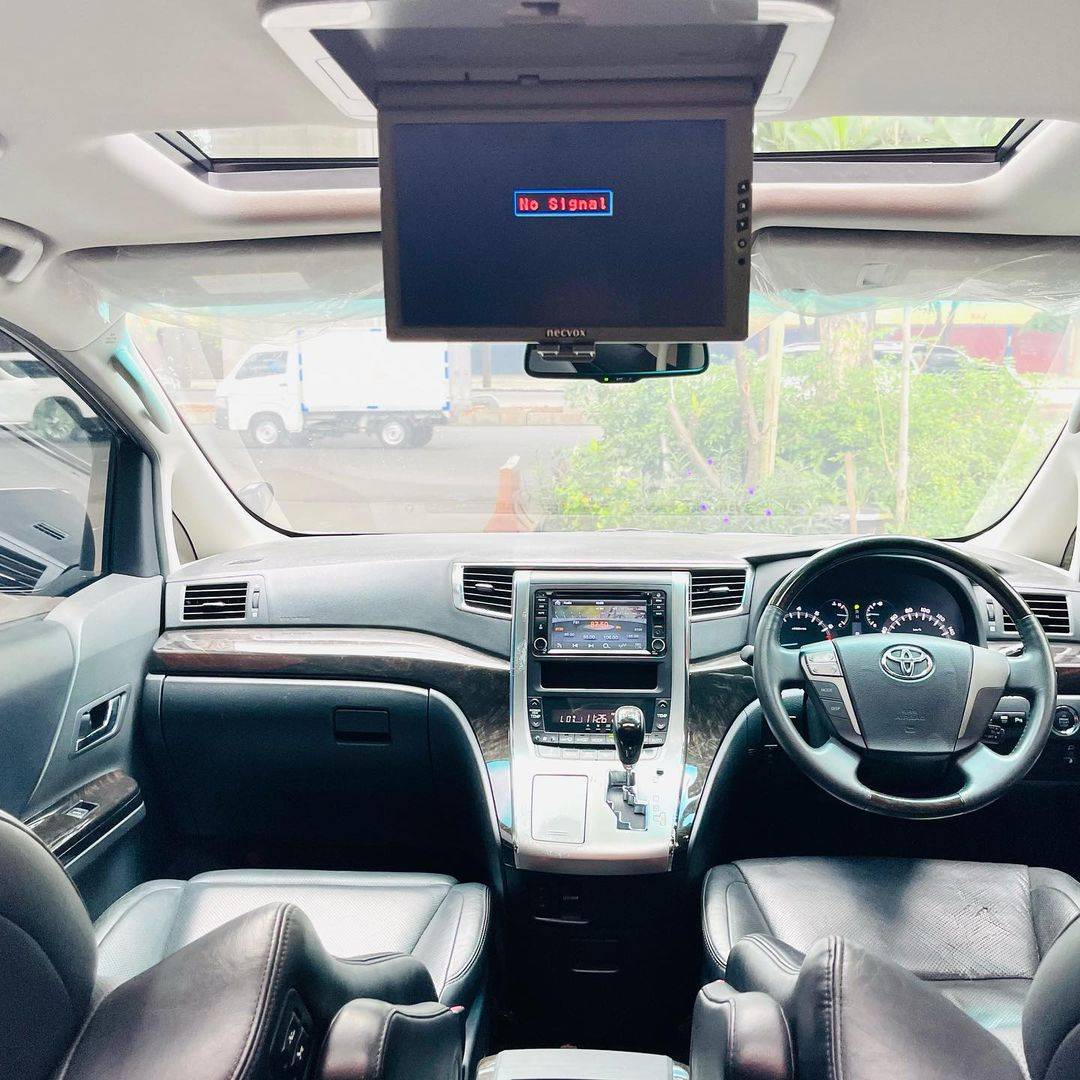 2013 Toyota Vellfire 2013 Toyota Vellfire