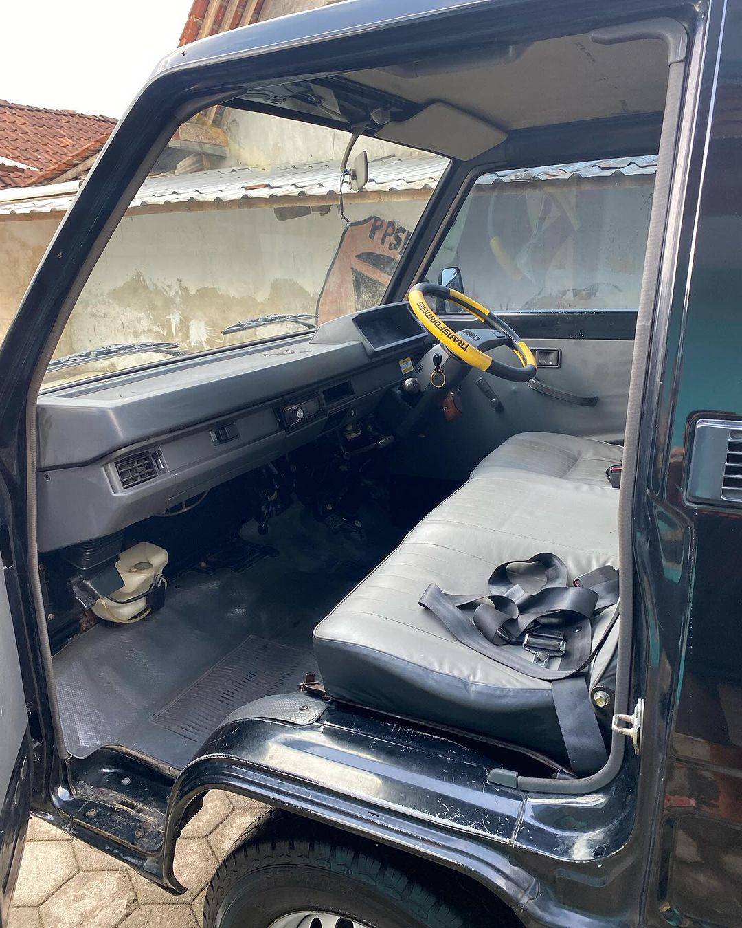 2018 Mitsubishi L300 2018 Mitsubishi L300