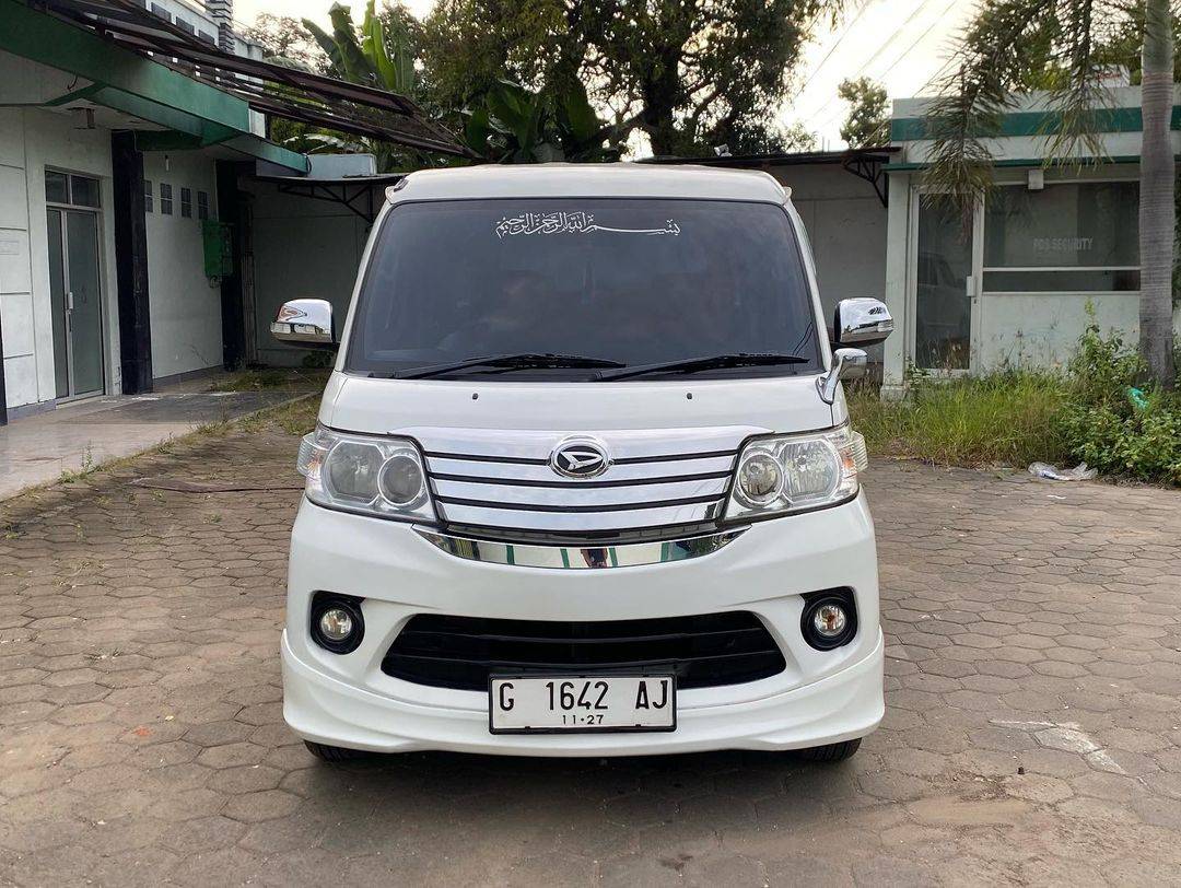 2016 Daihatsu Luxio Bekas 2016 Daihatsu Luxio Bekas