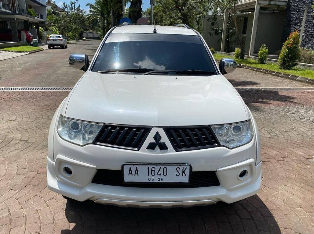 Second Hand 2013 Mitsubishi Pajero Sport  Second Hand 2013 Mitsubishi Pajero Sport