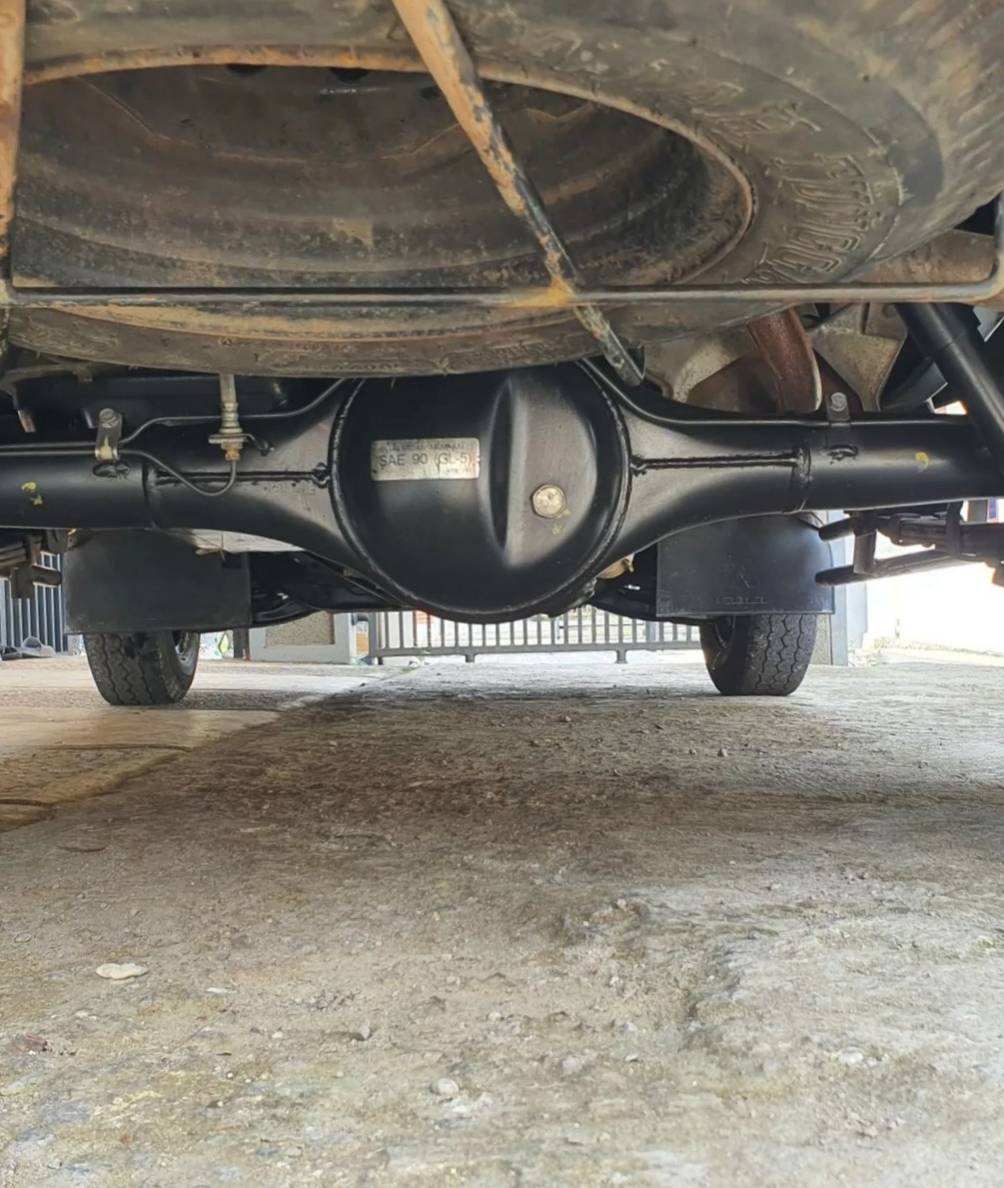 2015 Mitsubishi L300 2015 Mitsubishi L300