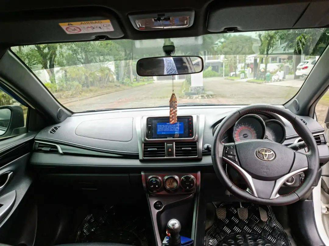 2016 Toyota Yaris 2016 Toyota Yaris