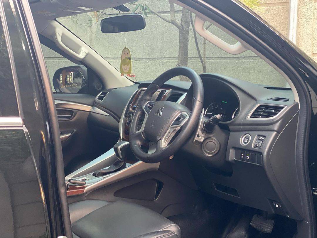 2017 Mitsubishi Pajero Sport 2017 Mitsubishi Pajero Sport