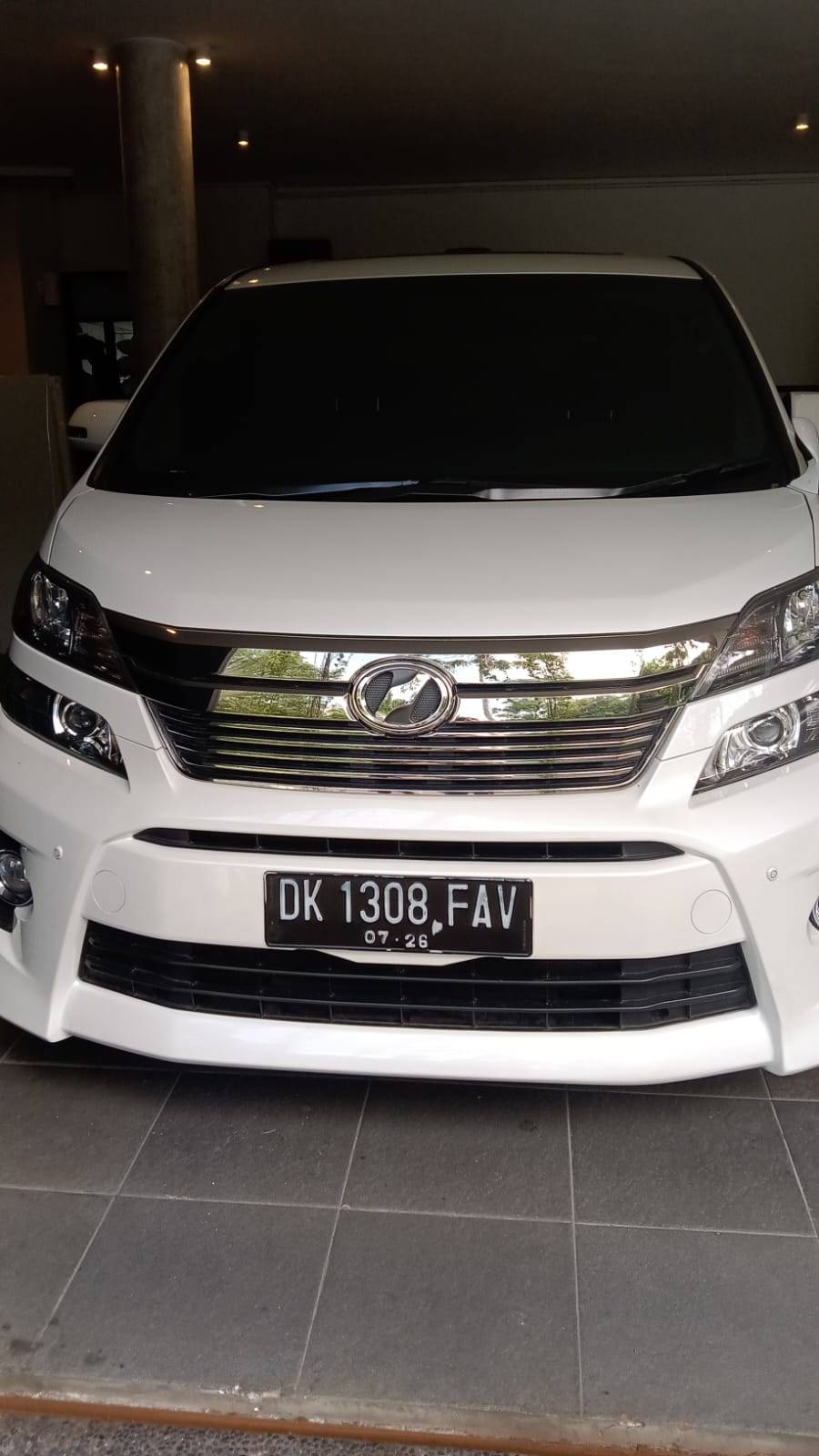 2013 Toyota Vellfire  2.4 Z AT Bekas 2013 Toyota Vellfire  2.4 Z AT Bekas