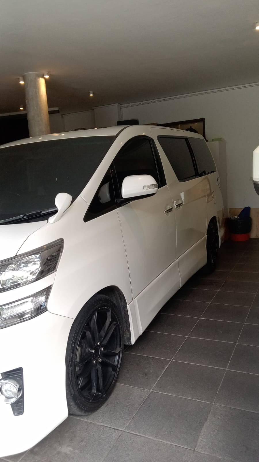 2013 Toyota Vellfire  2.4 Z AT 2013 Toyota Vellfire  2.4 Z AT