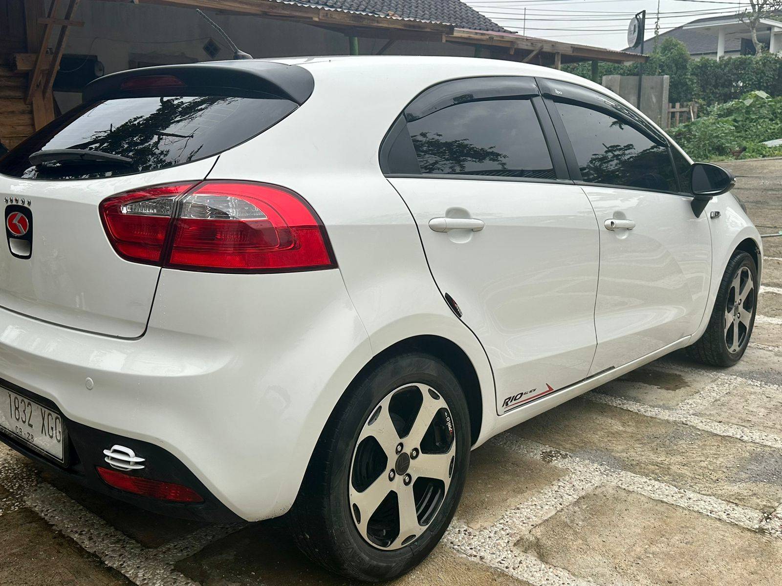 2013 Kia Rio  1.4 M Bensin MT 2013 Kia Rio  1.4 M Bensin MT