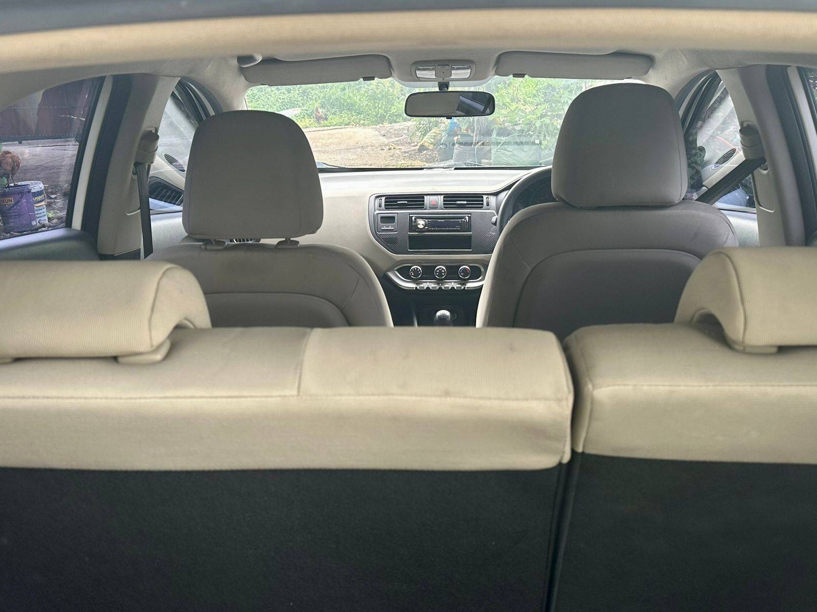 2013 Kia Rio  1.4 M Bensin MT 2013 Kia Rio  1.4 M Bensin MT