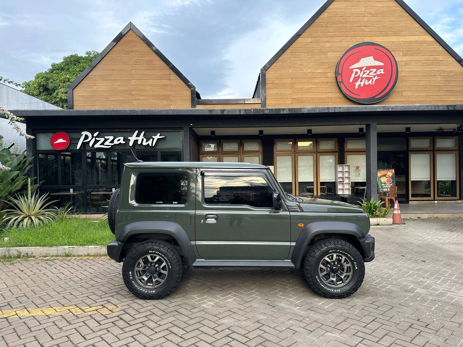 2023 Suzuki Jimny Single Tone AT 2023 Suzuki Jimny Single Tone AT