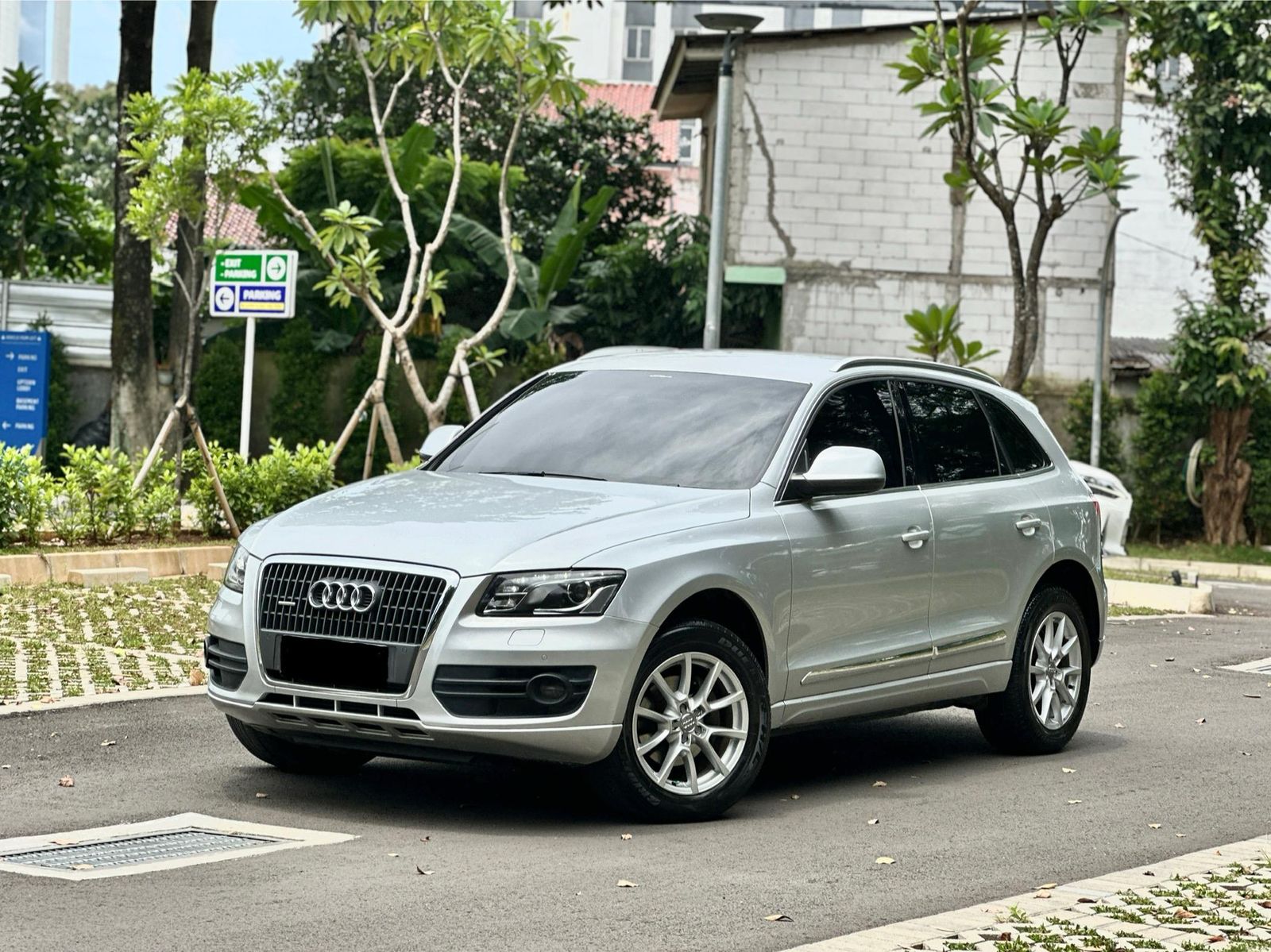 2012 Audi Q5  2.0 TFSI 2012 Audi Q5  2.0 TFSI