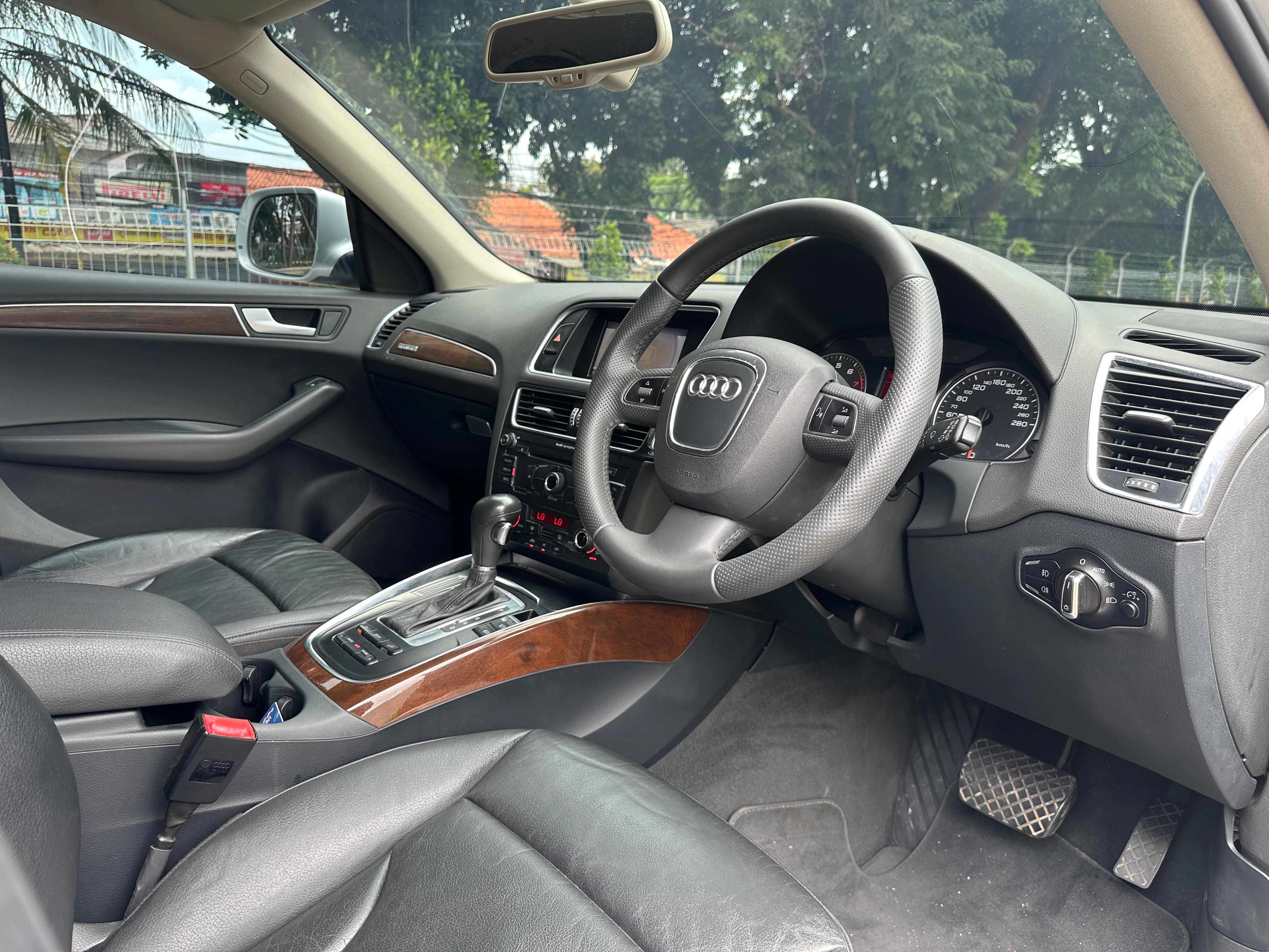 2012 Audi Q5  2.0 TFSI 2012 Audi Q5  2.0 TFSI