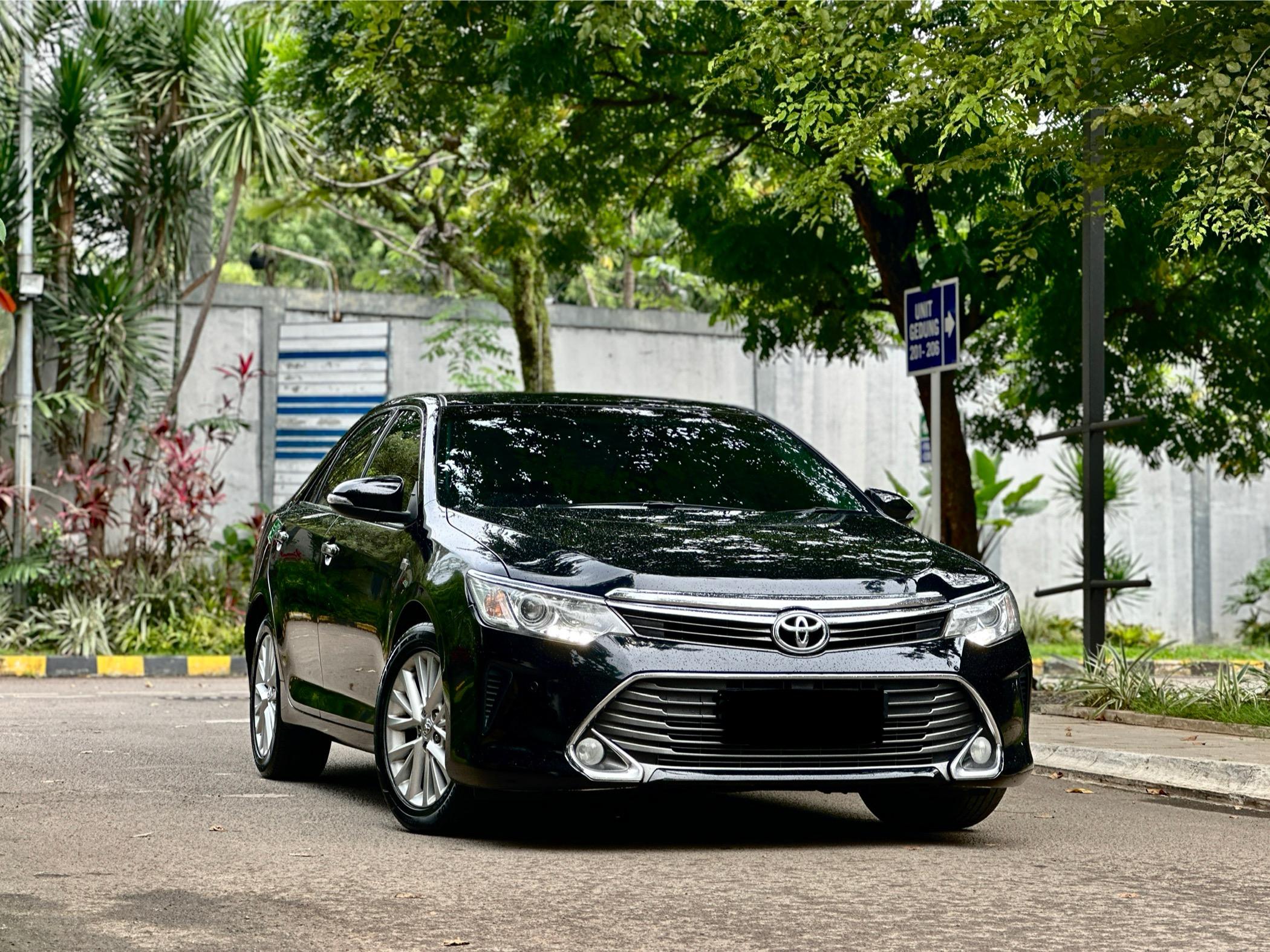 Second Hand 2015 Toyota Camry 2.5 V AT Second Hand 2015 Toyota Camry 2.5 V AT