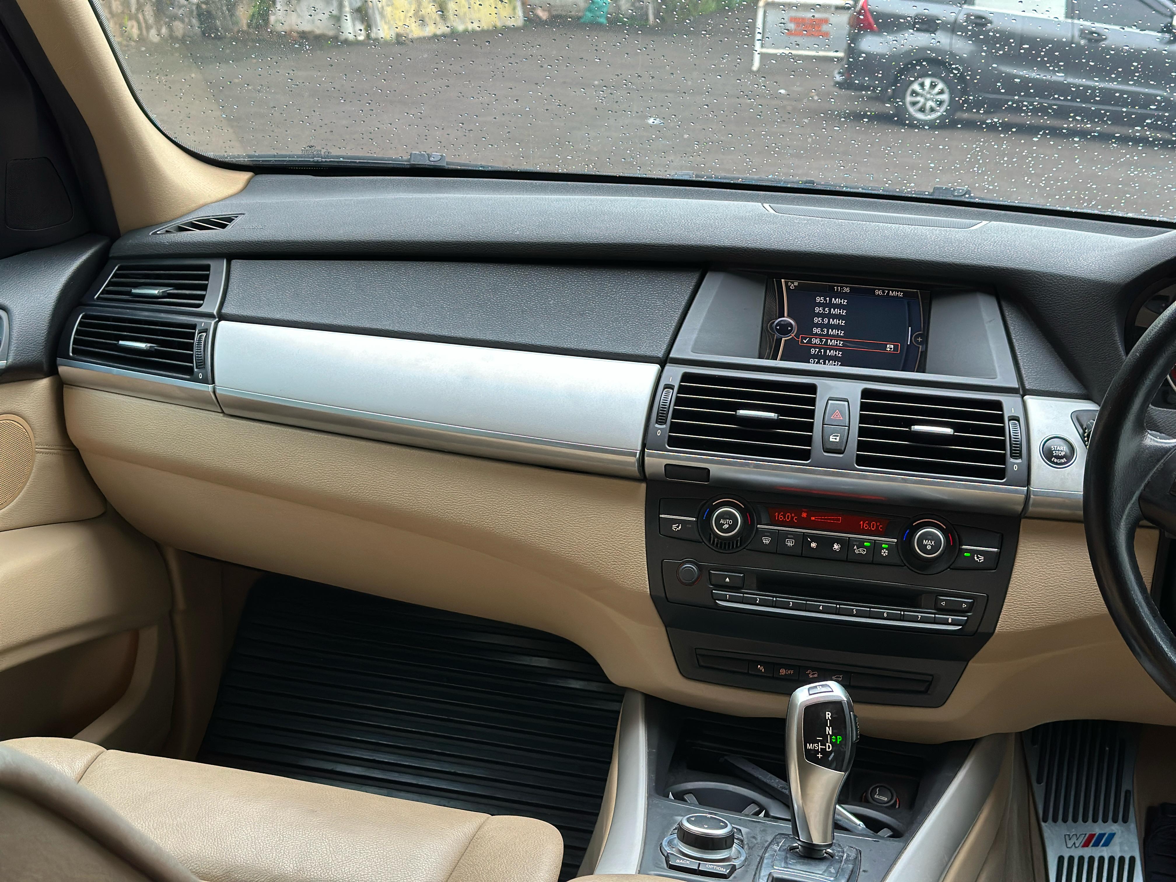 2011 BMW X5 XDRIVE 30i XLINE 2011 BMW X5 XDRIVE 30i XLINE