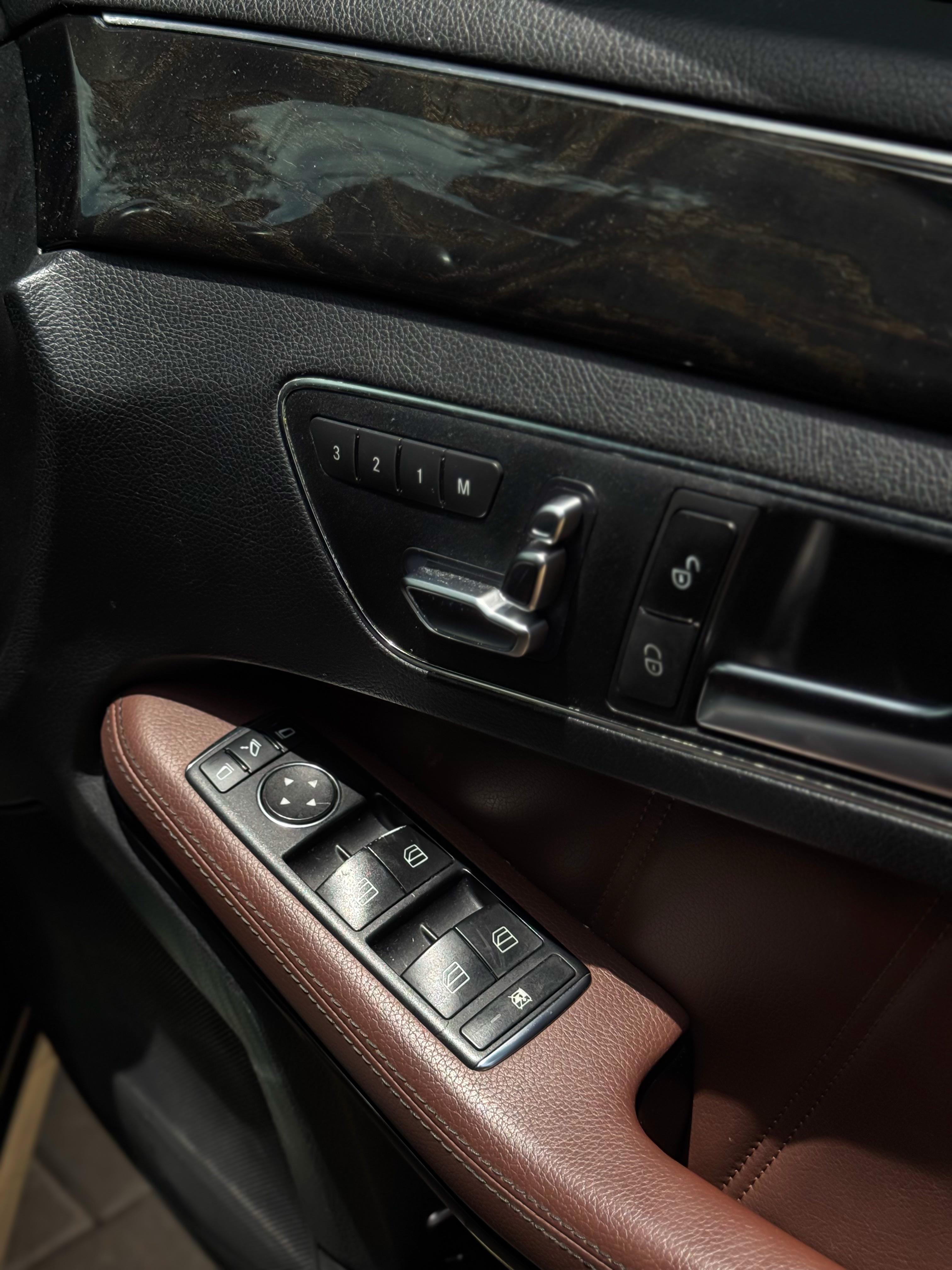 2014 Mercedes Benz E-Class  250 AVG AMG STYLE 2014 Mercedes Benz E-Class  250 AVG AMG STYLE