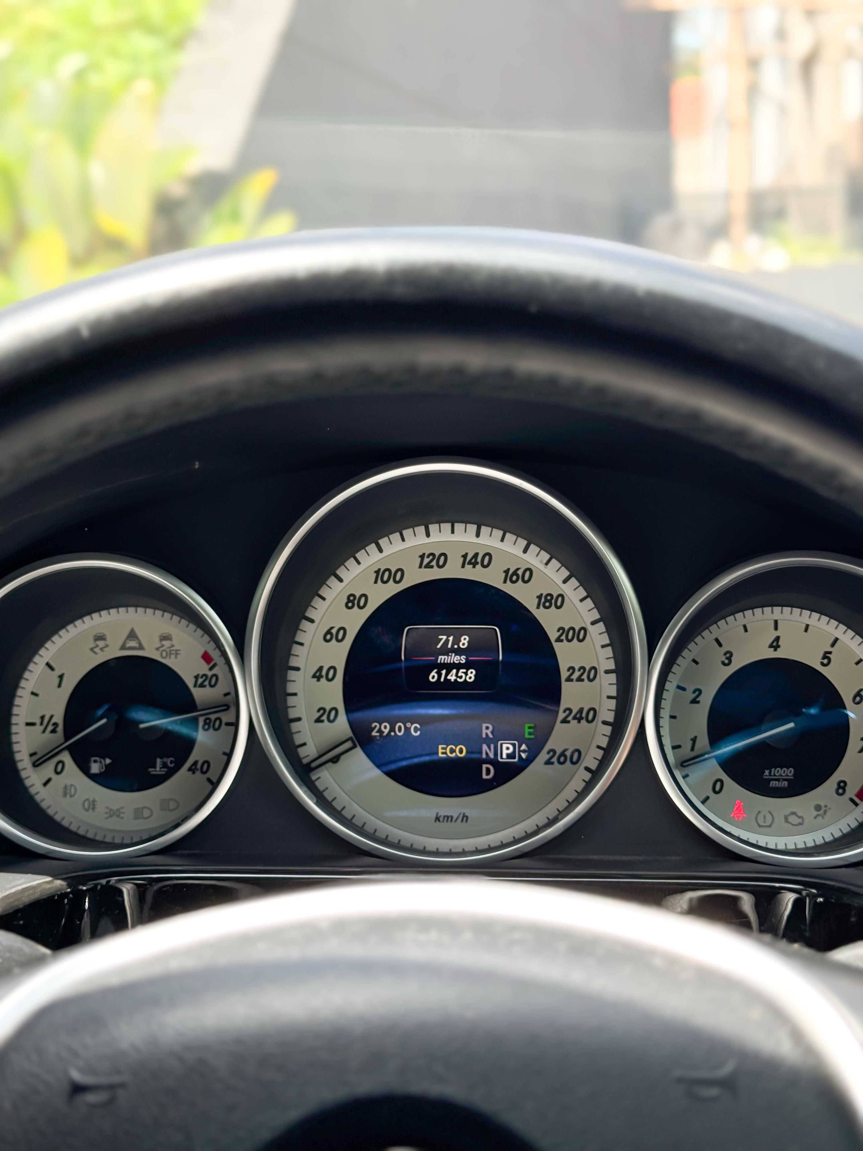 2014 Mercedes Benz E-Class  250 AVG AMG STYLE 2014 Mercedes Benz E-Class  250 AVG AMG STYLE