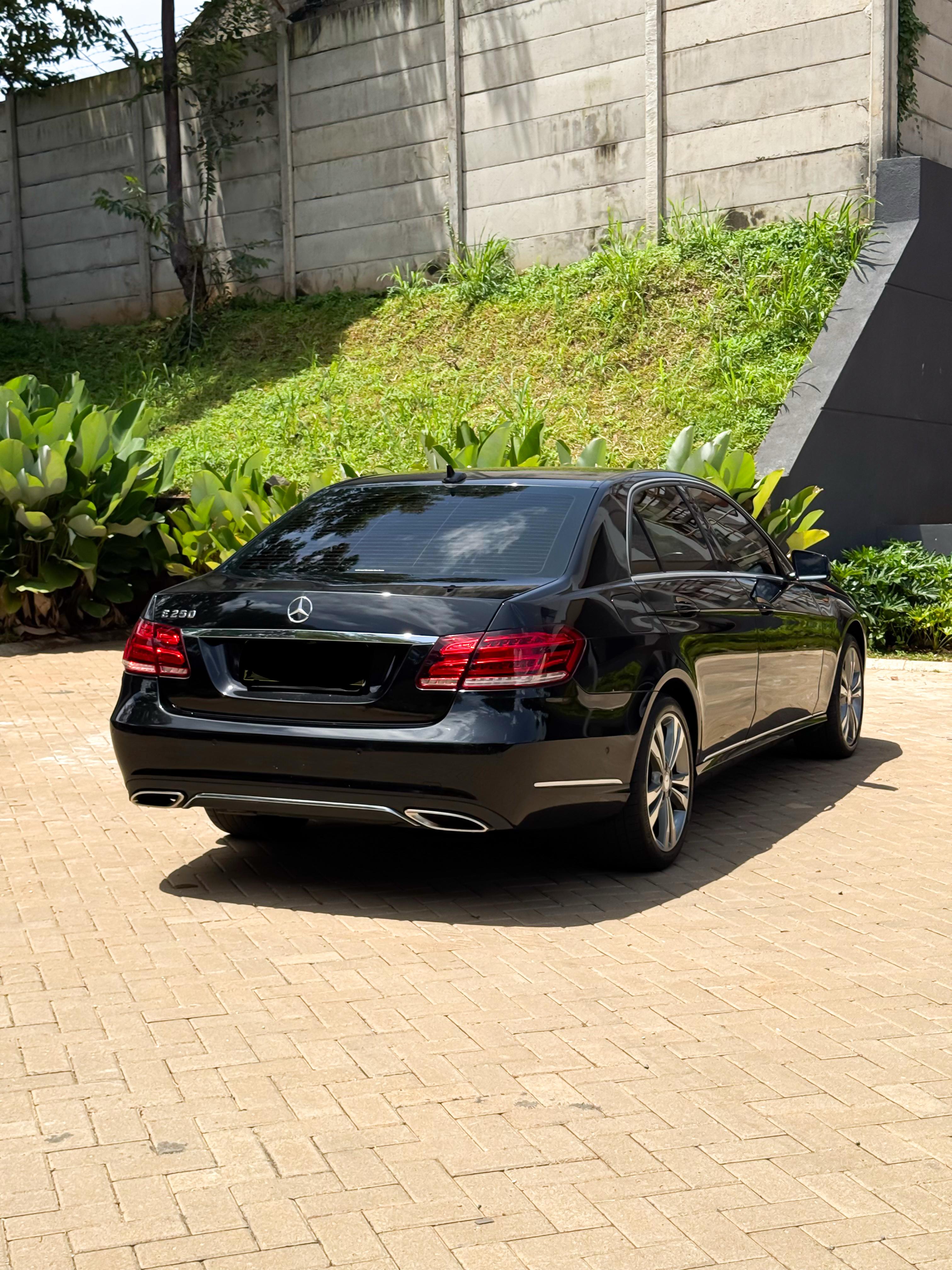 2014 Mercedes Benz E-Class  250 AVG AMG STYLE 2014 Mercedes Benz E-Class  250 AVG AMG STYLE