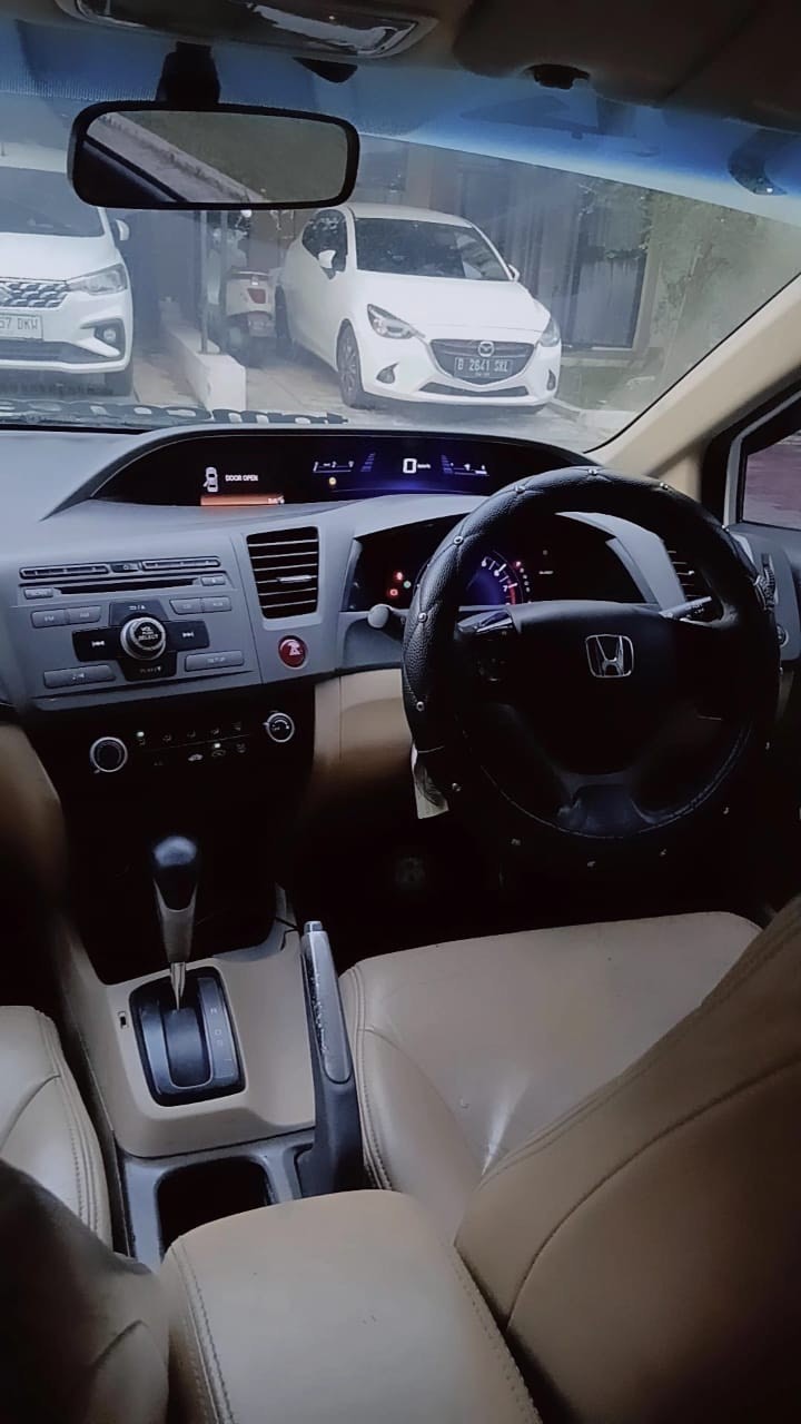 2013 Honda Civic  IVTEC 1.8 AT FACELIFT 2013 Honda Civic  IVTEC 1.8 AT FACELIFT