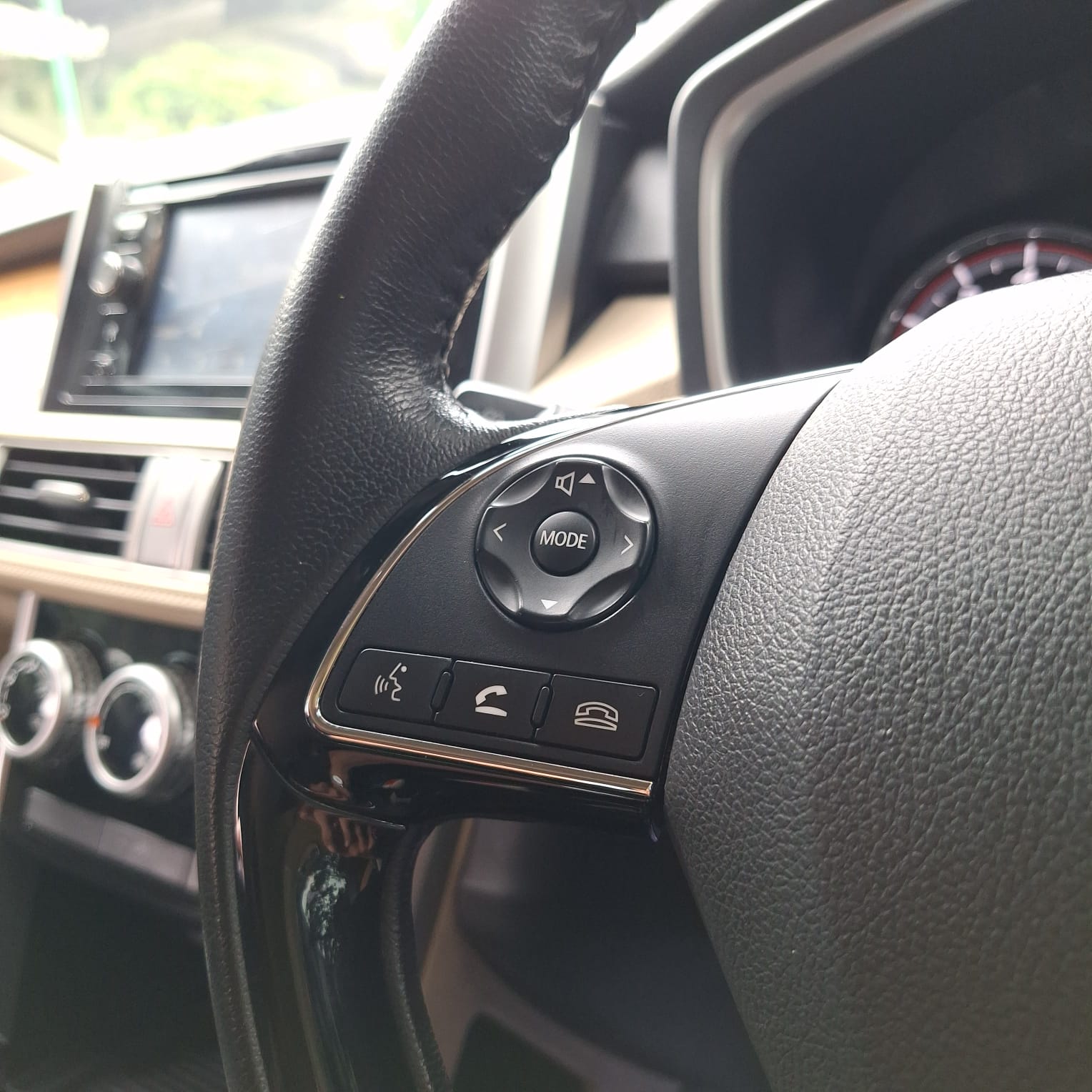 2018 Mitsubishi Xpander  1.5 L ULTIMATE 2018 Mitsubishi Xpander  1.5 L ULTIMATE