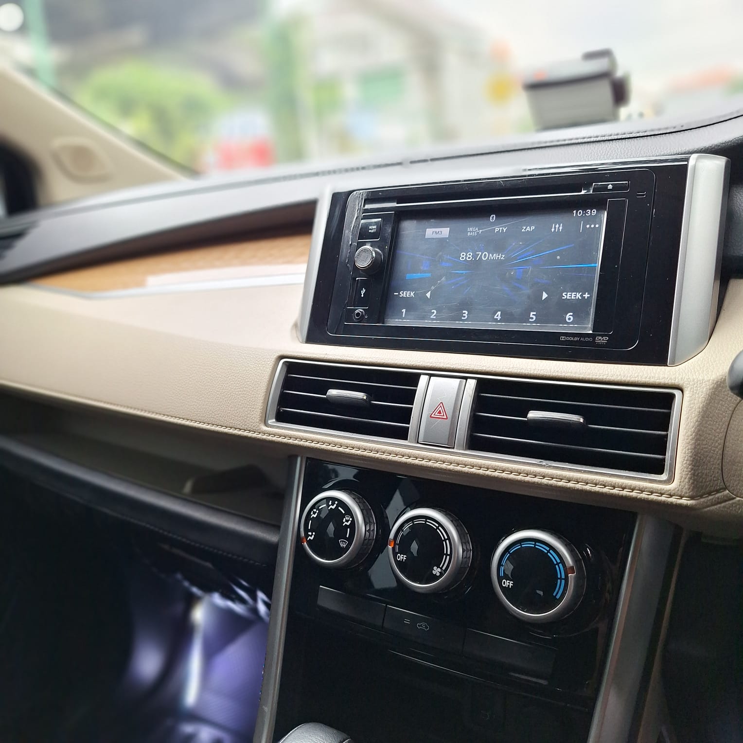 2018 Mitsubishi Xpander  1.5 L ULTIMATE 2018 Mitsubishi Xpander  1.5 L ULTIMATE