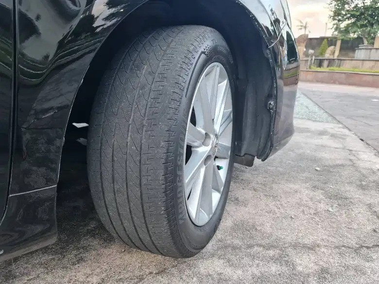 2013 Toyota Camry  2.5 V AT MC 2013 Toyota Camry  2.5 V AT MC