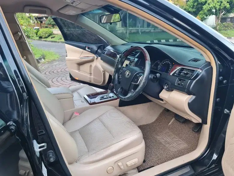 2013 Toyota Camry  2.5 V AT MC 2013 Toyota Camry  2.5 V AT MC