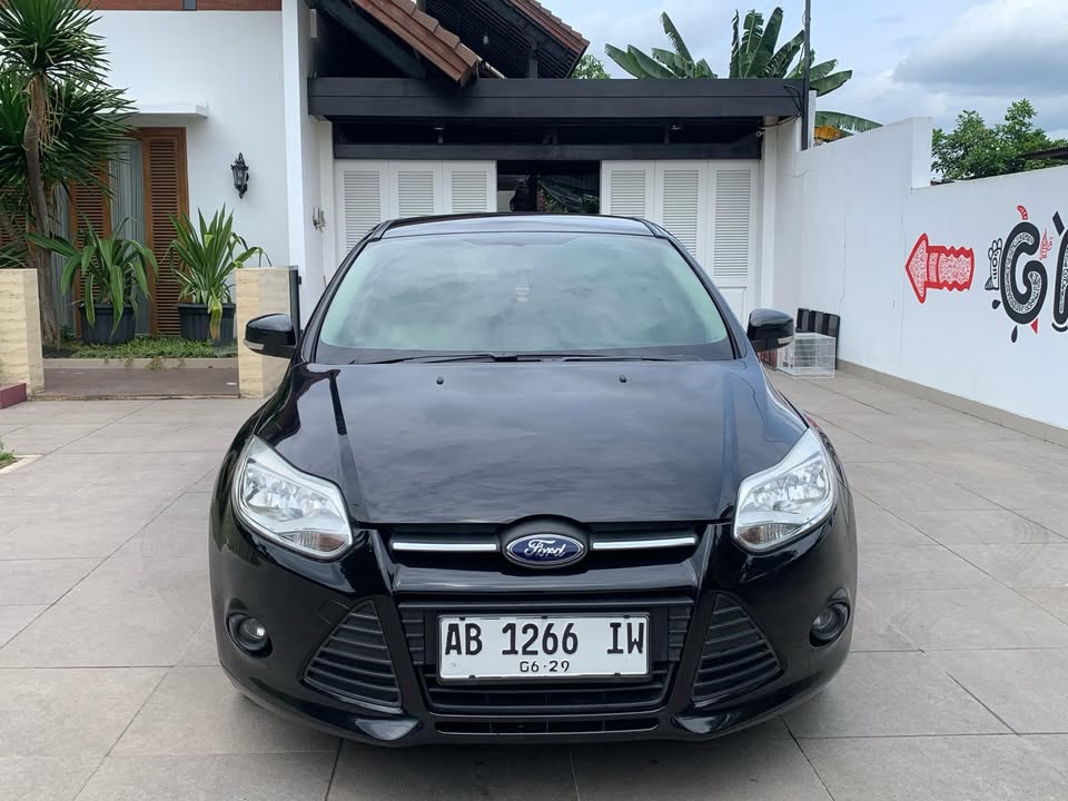 2012 Ford Focus  TREND 1.6 L A/T Bekas 2012 Ford Focus  TREND 1.6 L A/T Bekas