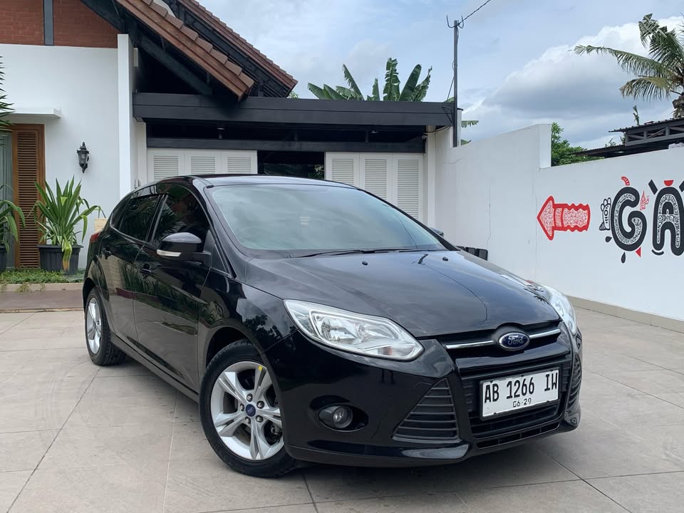 2012 Ford Focus  TREND 1.6 L A/T 2012 Ford Focus  TREND 1.6 L A/T
