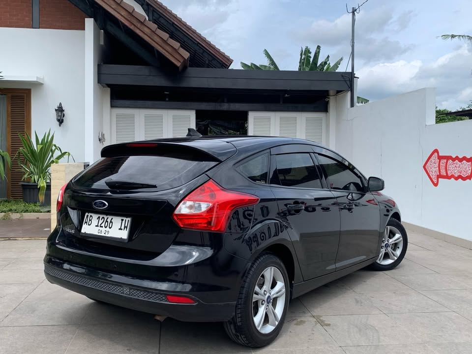 2012 Ford Focus  TREND 1.6 L A/T 2012 Ford Focus  TREND 1.6 L A/T