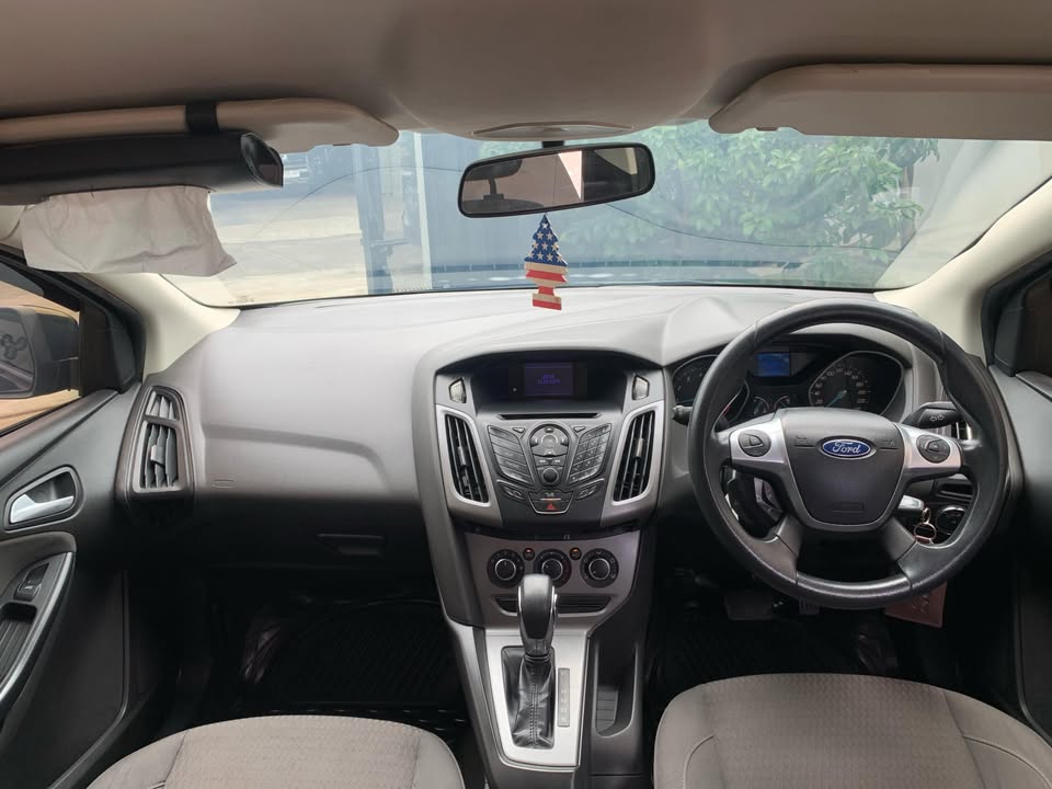 2012 Ford Focus  TREND 1.6 L A/T 2012 Ford Focus  TREND 1.6 L A/T