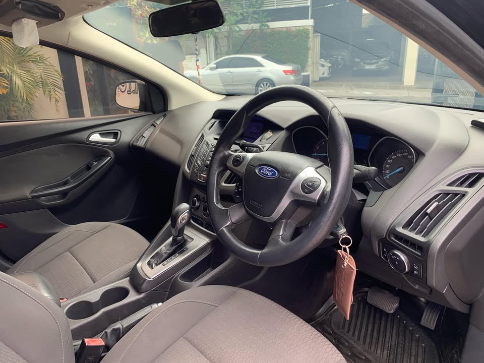 2012 Ford Focus  TREND 1.6 L A/T 2012 Ford Focus  TREND 1.6 L A/T