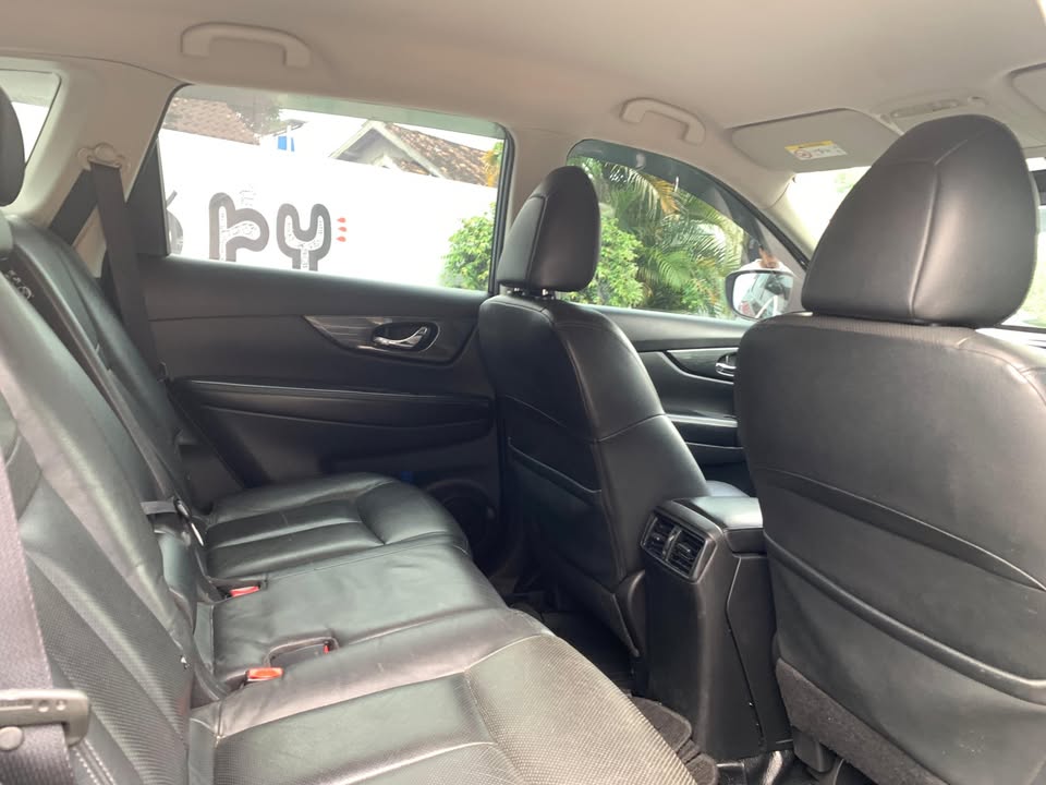 2015 Nissan X Trail 2.5L CVT AT 2015 Nissan X Trail 2.5L CVT AT