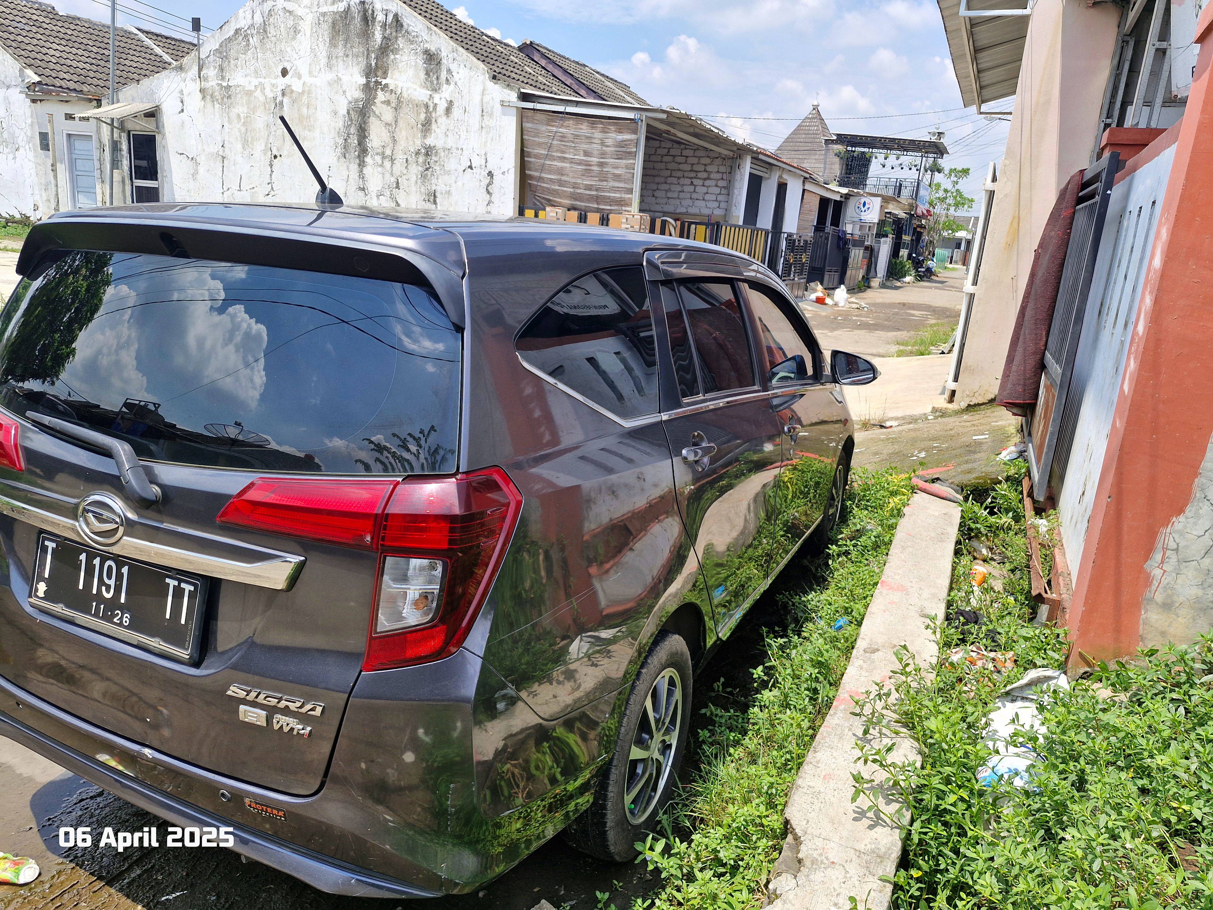 2016 Daihatsu Sigra 1.0 M MT 2016 Daihatsu Sigra 1.0 M MT