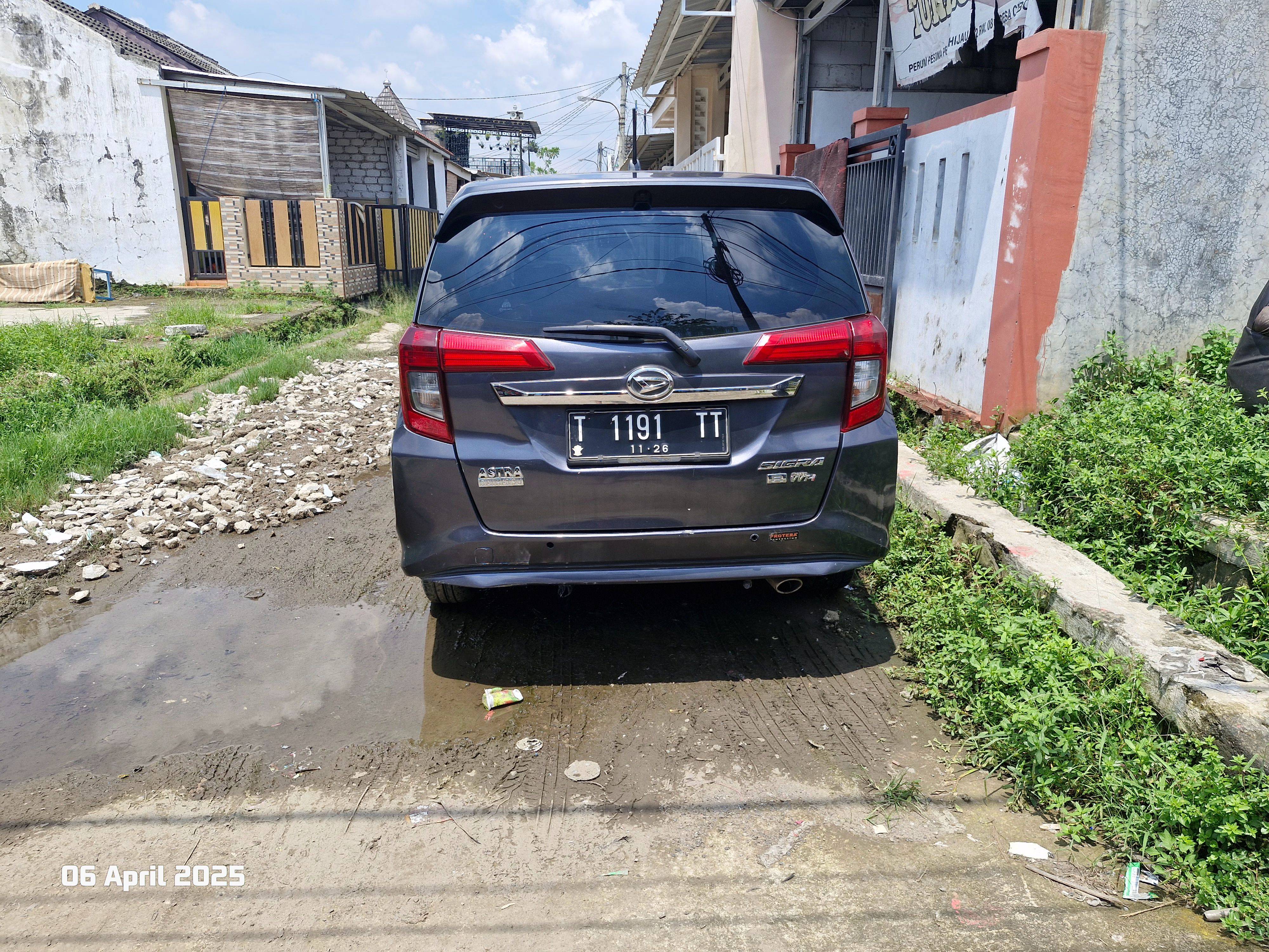 2016 Daihatsu Sigra 1.0 M MT 2016 Daihatsu Sigra 1.0 M MT