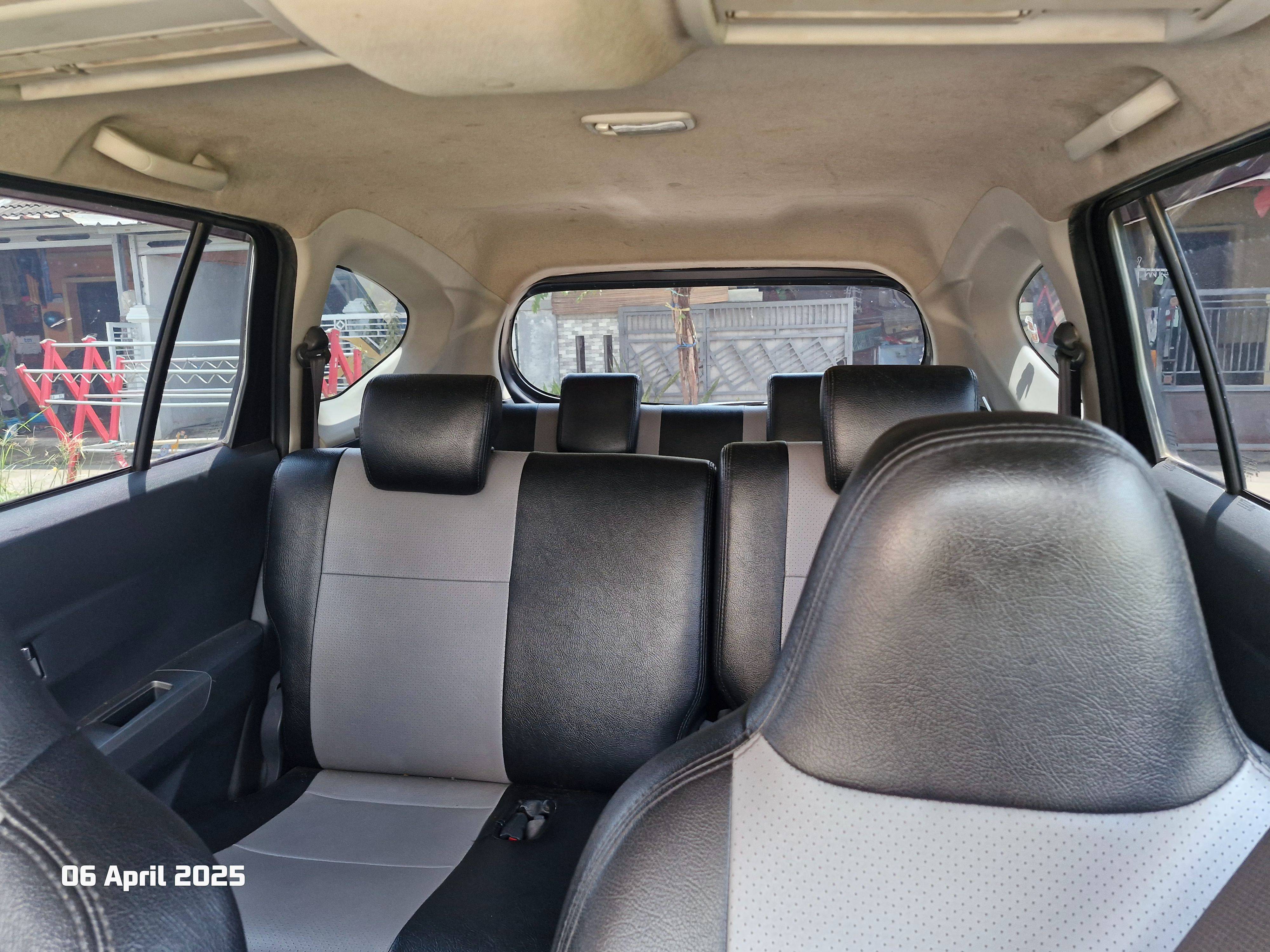 2016 Daihatsu Sigra 1.0 M MT 2016 Daihatsu Sigra 1.0 M MT