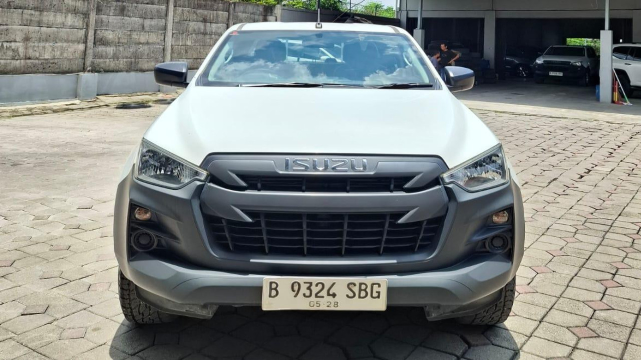 2022 Isuzu D Max DC MT Bekas 2022 Isuzu D Max DC MT Bekas