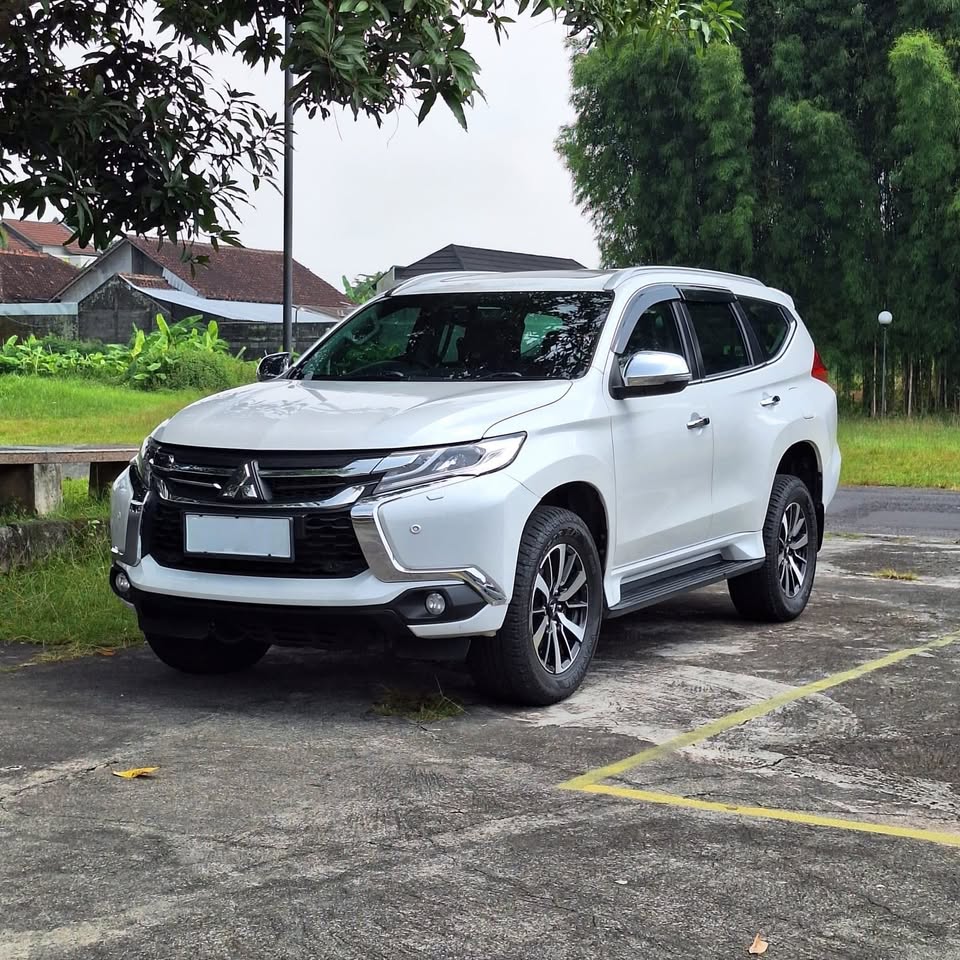 2019 Mitsubishi Pajero SPORT DAKAR 4X2 2.4L AT 2019 Mitsubishi Pajero SPORT DAKAR 4X2 2.4L AT