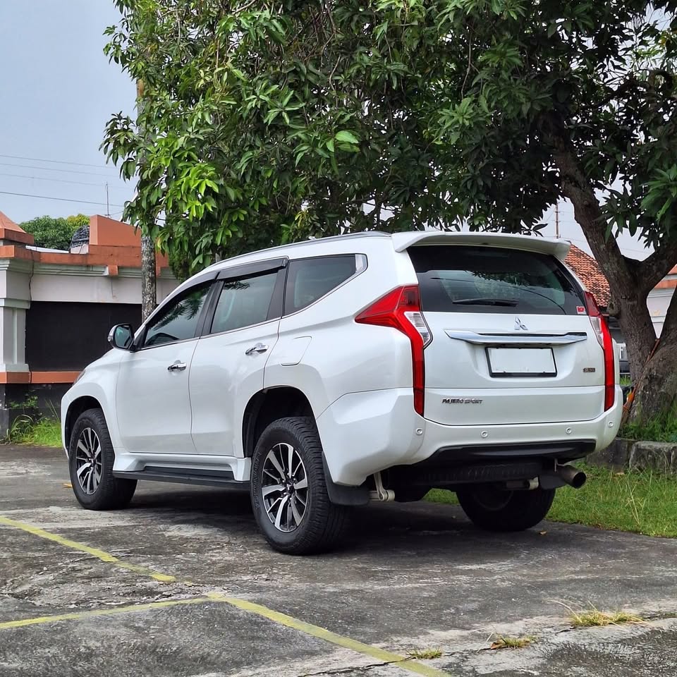 2019 Mitsubishi Pajero SPORT DAKAR 4X2 2.4L AT 2019 Mitsubishi Pajero SPORT DAKAR 4X2 2.4L AT