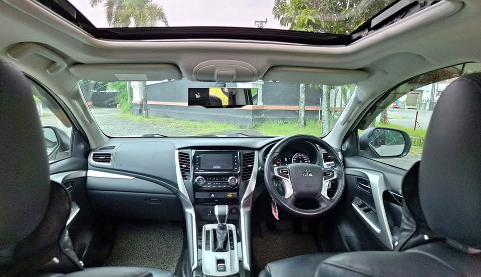 2019 Mitsubishi Pajero SPORT DAKAR 4X2 2.4L AT 2019 Mitsubishi Pajero SPORT DAKAR 4X2 2.4L AT