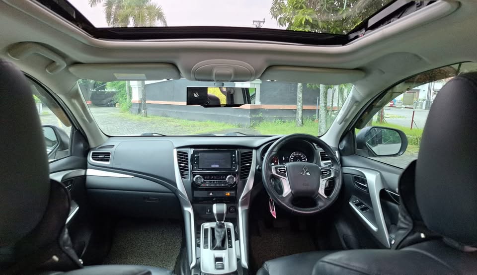 2019 Mitsubishi Pajero SPORT DAKAR 4X2 2.4L AT 2019 Mitsubishi Pajero SPORT DAKAR 4X2 2.4L AT