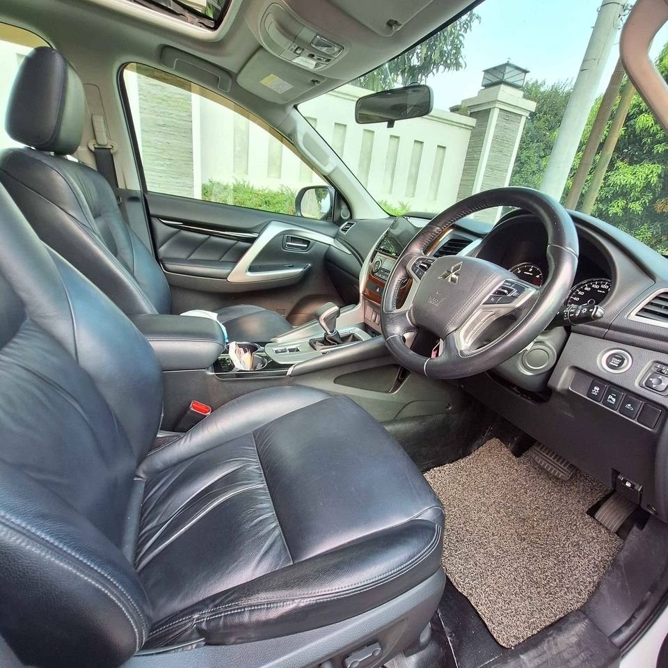 2019 Mitsubishi Pajero SPORT DAKAR 4X2 2.4L AT 2019 Mitsubishi Pajero SPORT DAKAR 4X2 2.4L AT