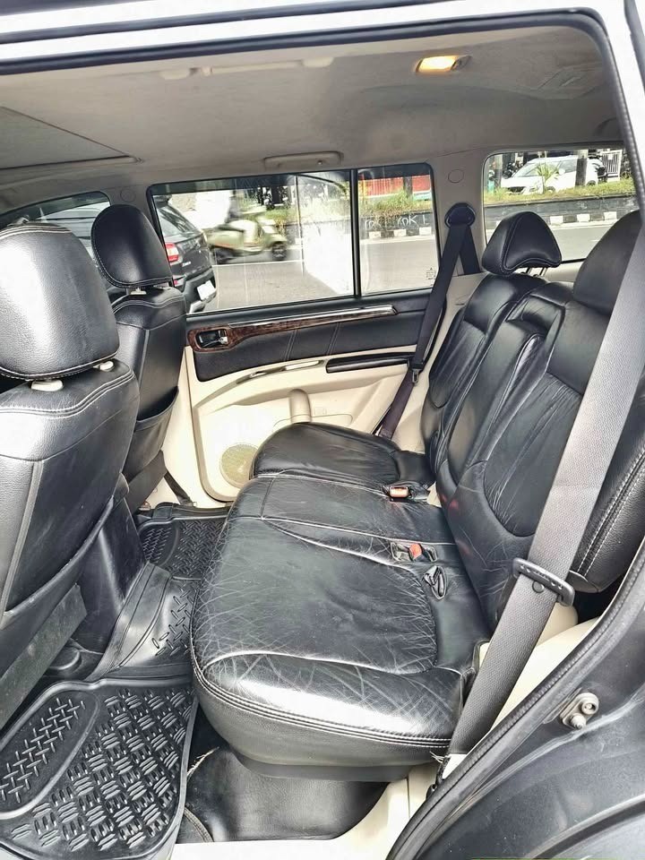 2012 Mitsubishi Pajero Sport Dakar AT 4x2 2012 Mitsubishi Pajero Sport Dakar AT 4x2