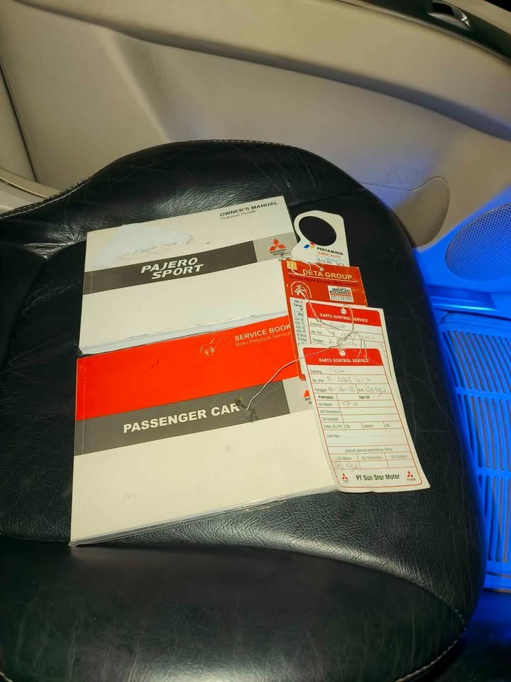 2012 Mitsubishi Pajero Sport Dakar AT 4x2 2012 Mitsubishi Pajero Sport Dakar AT 4x2