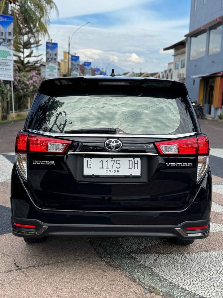 2022 Toyota Venturer 2.4L AT DSL 2022 Toyota Venturer 2.4L AT DSL