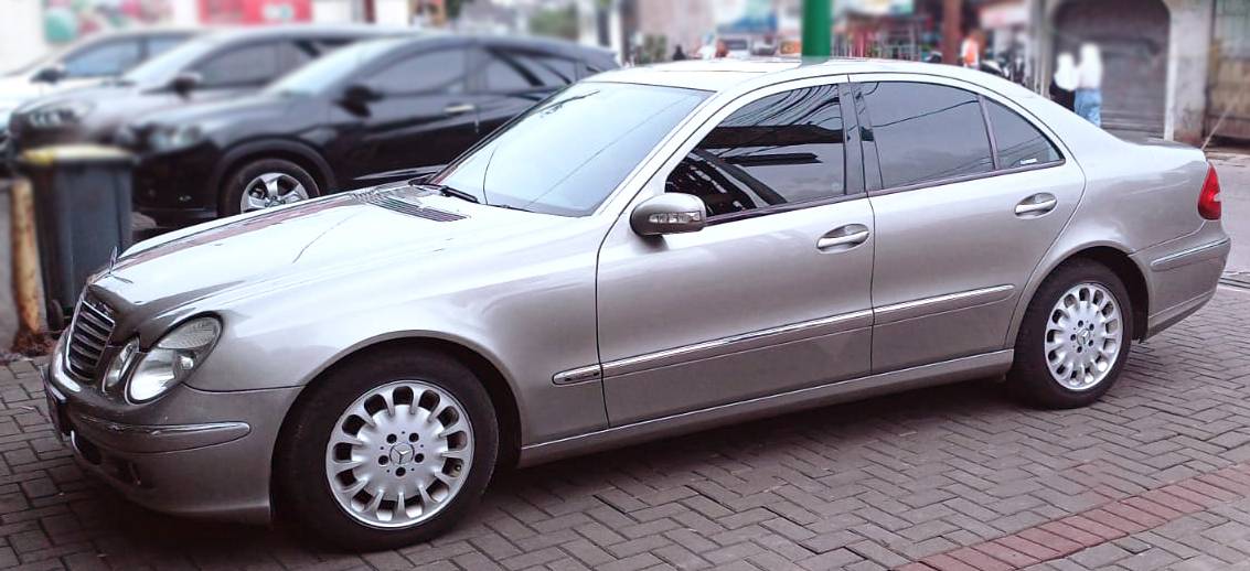 2005 Mercedes Benz E-Class  e 260 2005 Mercedes Benz E-Class  e 260