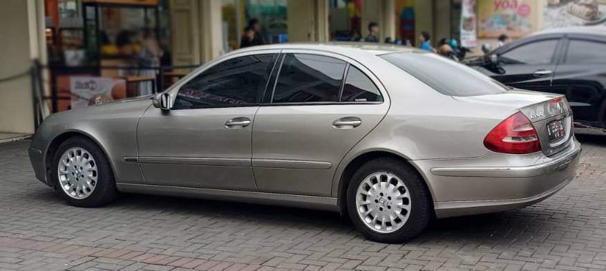 2005 Mercedes Benz E-Class  e 260 2005 Mercedes Benz E-Class  e 260