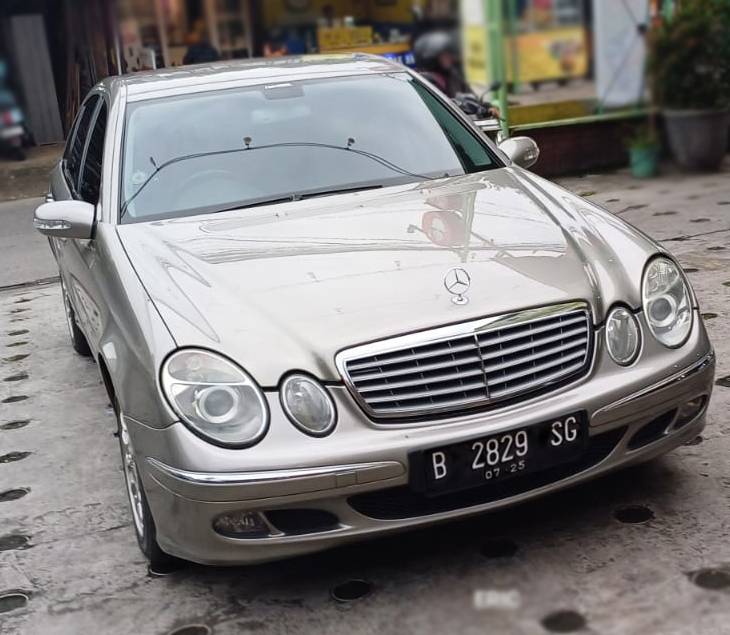 2005 Mercedes Benz E-Class  e 260 2005 Mercedes Benz E-Class  e 260