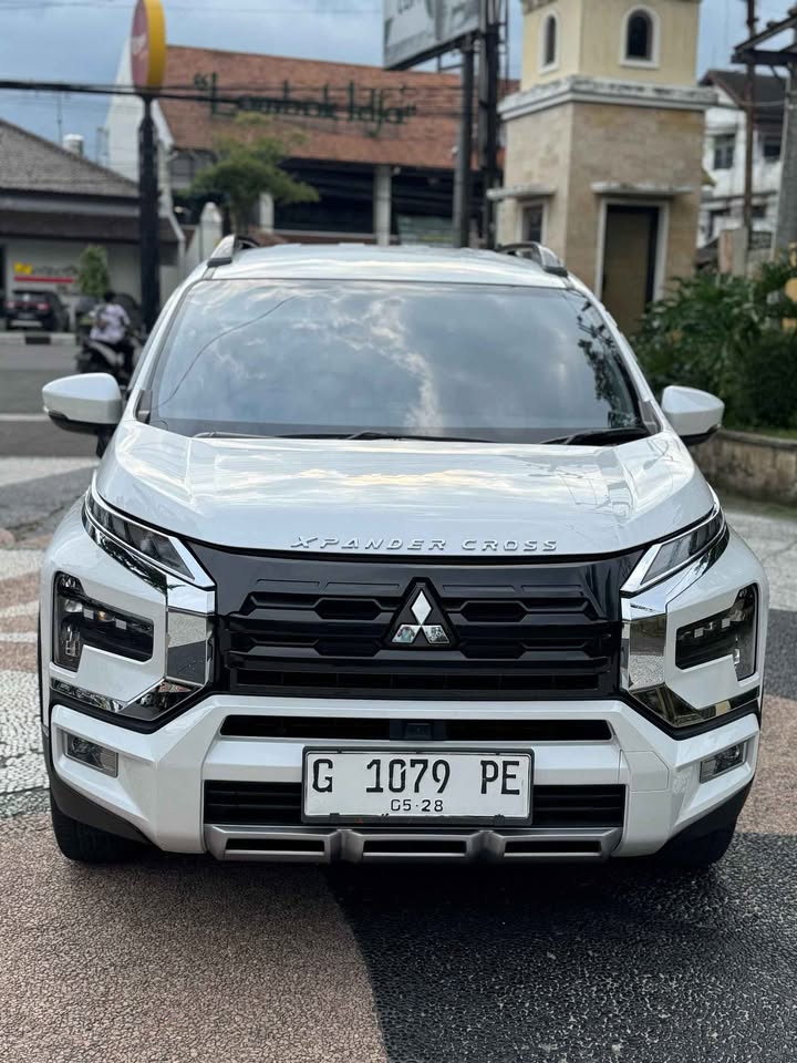 Second Hand 2023 Mitsubishi Xpander Cross MT Second Hand 2023 Mitsubishi Xpander Cross MT