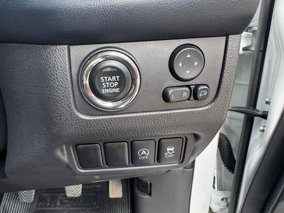 2023 Mitsubishi Xpander Cross MT 2023 Mitsubishi Xpander Cross MT