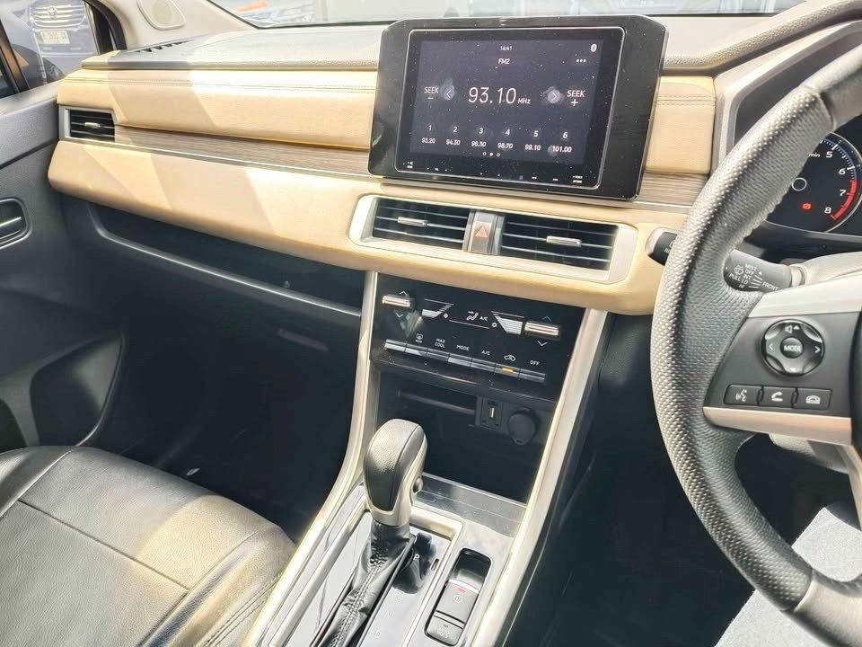 2022 Mitsubishi Xpander Ultimate CVT 2022 Mitsubishi Xpander Ultimate CVT