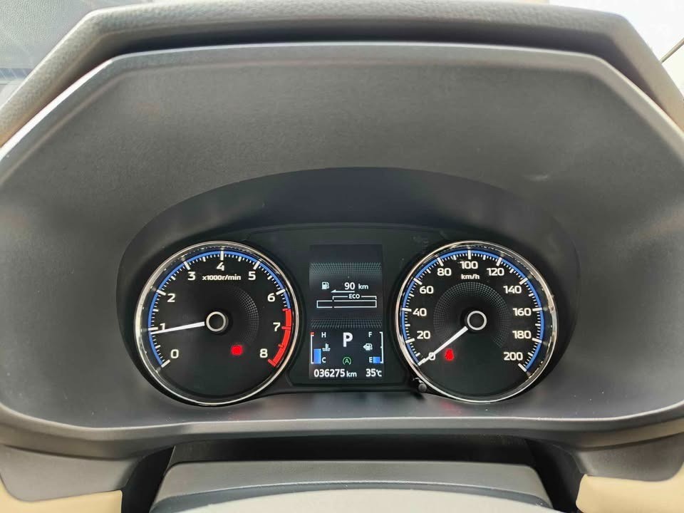 2022 Mitsubishi Xpander Ultimate CVT 2022 Mitsubishi Xpander Ultimate CVT